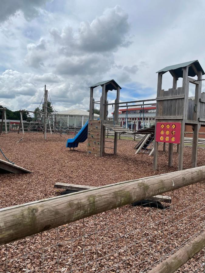 Parkdean Static Caravan On Cherry Tree Holiday Park Great Yarmouth Dış mekan fotoğraf